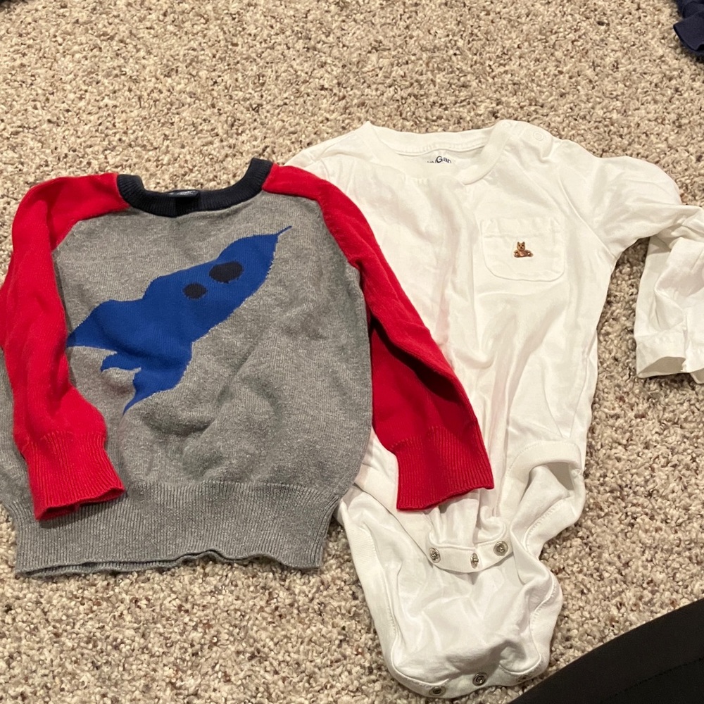Baby Gap Red and Gray Rocket Sweater and White Onesie Set - size 18-24